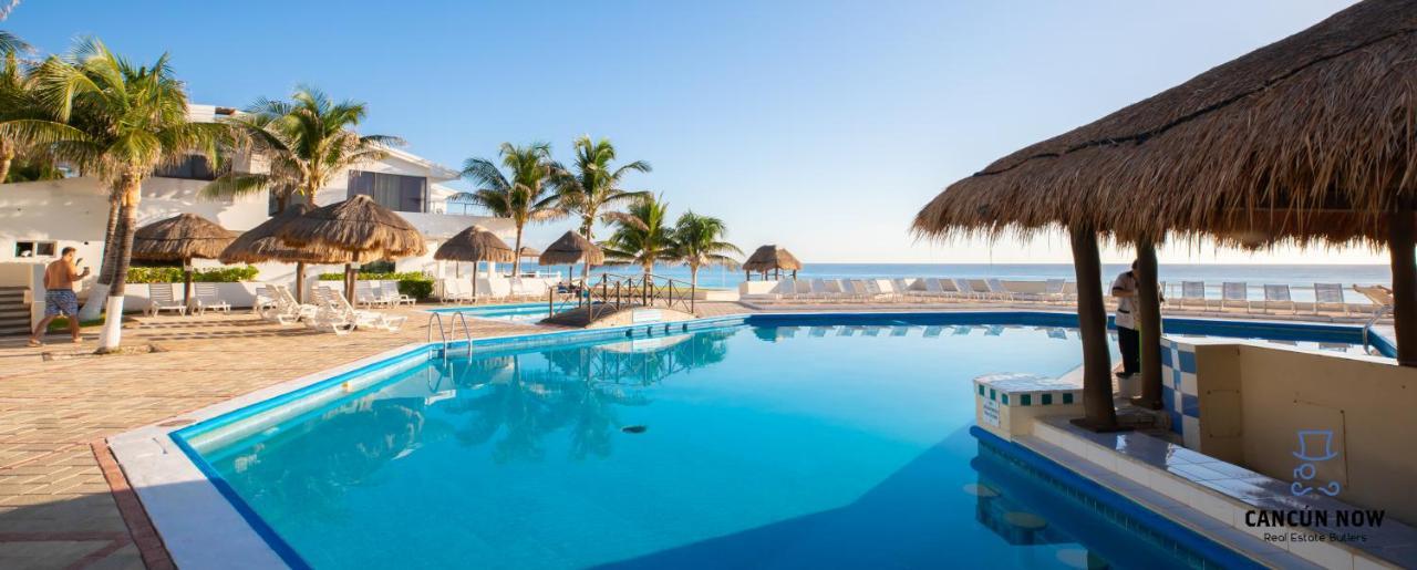 Brisas Beachfront Penthouses Cancun Exterior photo
