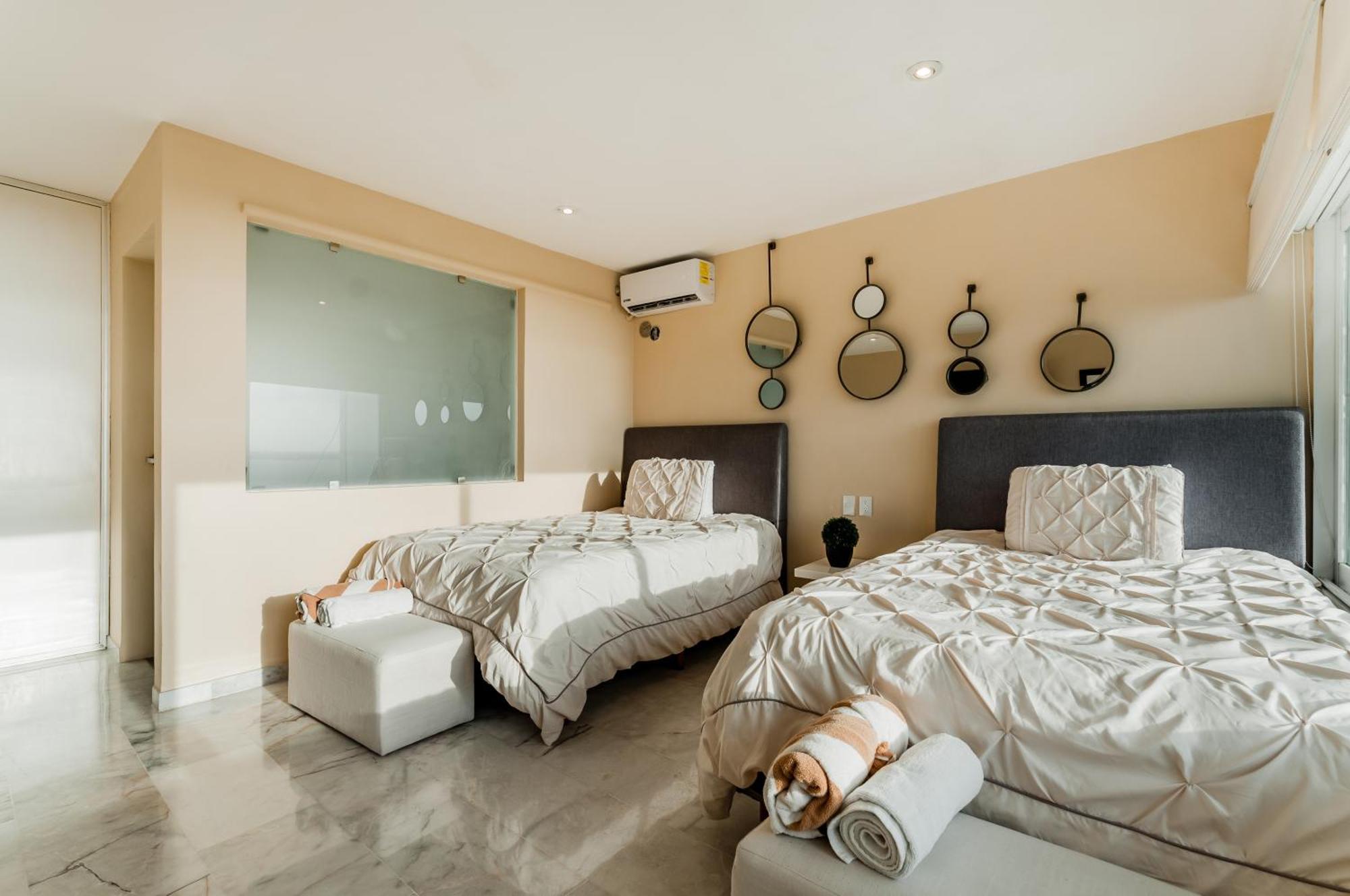Brisas Beachfront Penthouses Cancun Exterior photo